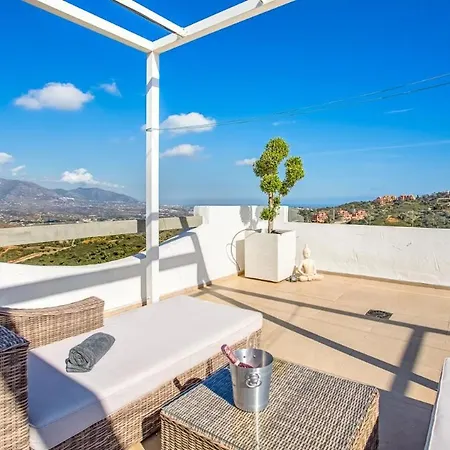 Luxury-penthouse-la Mairena-seaview-jacuzzi-marbella * La Mairena
