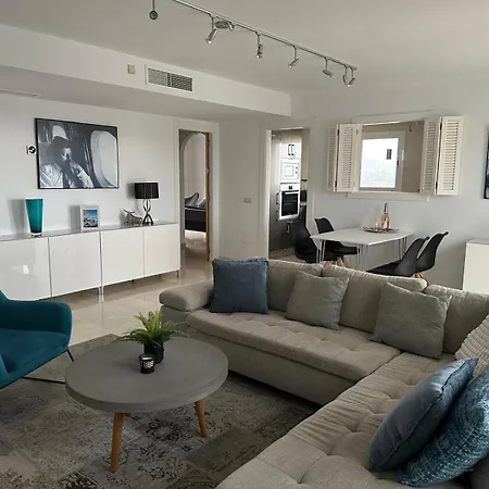 Luxury-penthouse-la Mairena-seaview-jacuzzi-marbella
